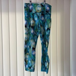 Constantly Varied Gear Proud Peacock Leggings Capri Length Size Medium